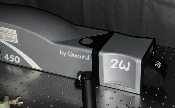 Quantel フラッシュ ランプ式組み上げレーザー Q-smart 450